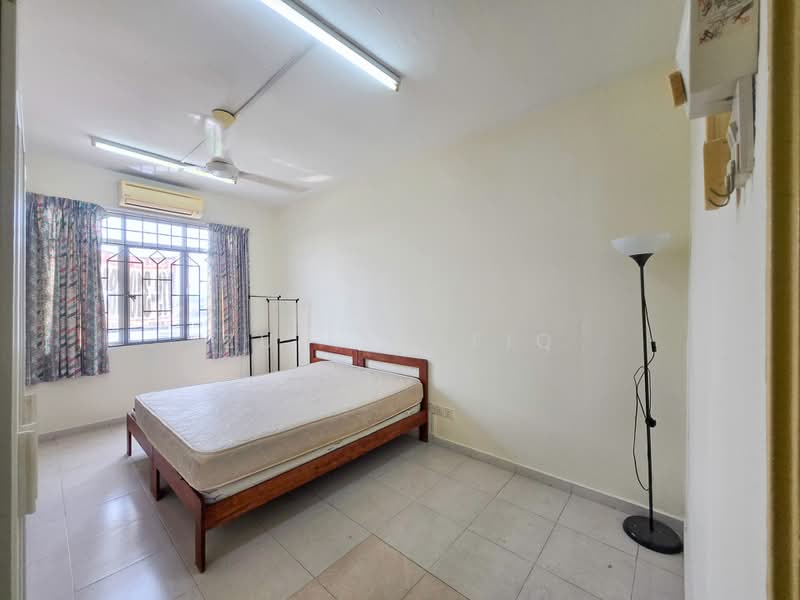 Apartment for Sale at Mentari Court - Zul Syafiq - Bedroom - PropertyGuru.com.my