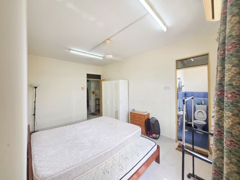 Apartment for Sale at Mentari Court - Zul Syafiq - Bedroom - PropertyGuru.com.my