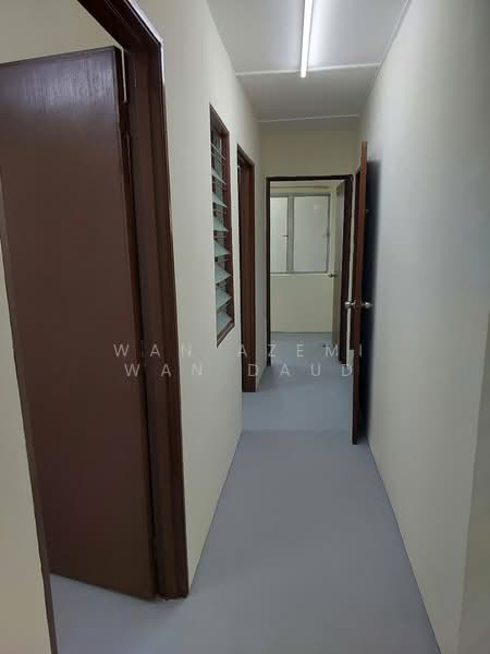 Terraced House for Rent in Seksyen 8 (Petaling Jaya) - Wan Azemi Wan Daud - Corridor - PropertyGuru.com.my