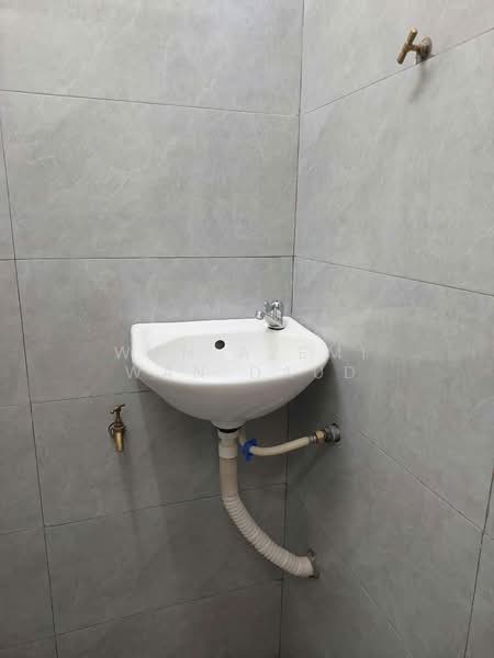 Terraced House for Rent in Seksyen 8 (Petaling Jaya) - Wan Azemi Wan Daud - Bathroom - PropertyGuru.com.my