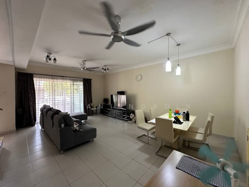 2-storey Terraced House for Sale in Desa Coalfields (Ijok) - Hanani Nordin - Living Room - PropertyGuru.com.my