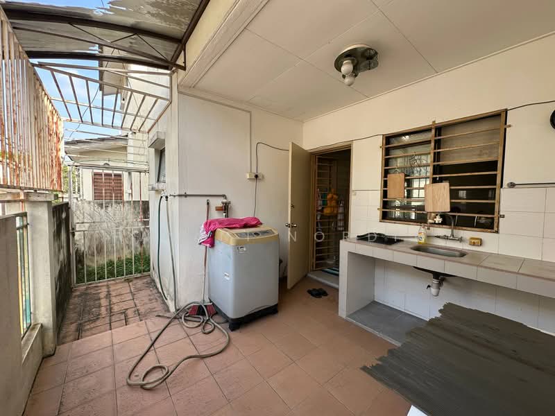 2-storey Terraced House for Sale in Desa Coalfields (Ijok) - Hanani Nordin - Kitchen - PropertyGuru.com.my