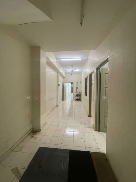 Shop for Rent in Kuala Lumpur (Kuala Lumpur) - Huan Zhang Lee - Corridor - PropertyGuru.com.my