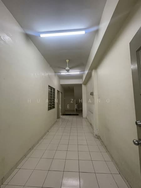 Shop for Rent in Kuala Lumpur (Kuala Lumpur) - Huan Zhang Lee - Corridor - PropertyGuru.com.my
