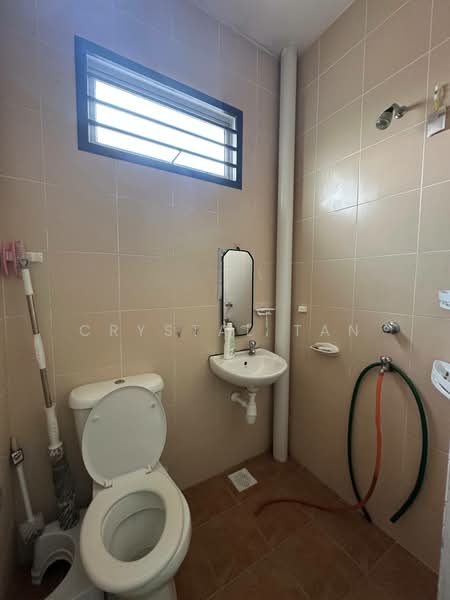 2-storey Terraced House for Sale in Taman Scientex Utama (Senai) - Crystal Tan - Bathroom - PropertyGuru.com.my