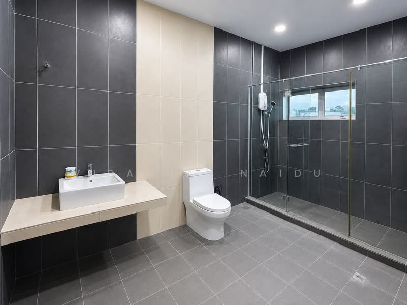 Bungalow for Rent in Rawang (Selangor) - Visaghan Naidu - Bathroom - PropertyGuru.com.my
