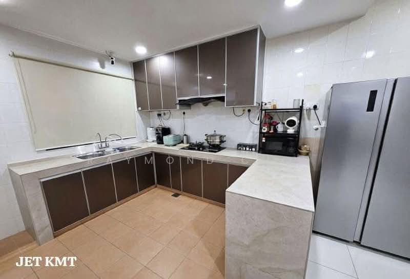 2.5-storey Terraced House for Sale in Bandar Bukit Tinggi (Klang) - Raymond Choo - Kitchen - PropertyGuru.com.my