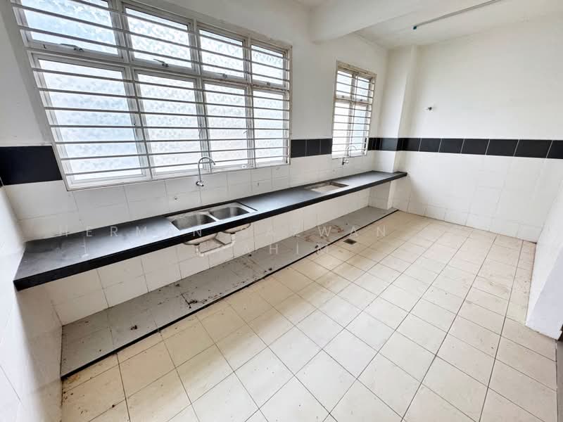 Semi-Detached House for Sale in Taman Tuanku Jaafar (Sungai Gadut) - Herman Sazwan Nor Rahim - Kitchen - PropertyGuru.com.my