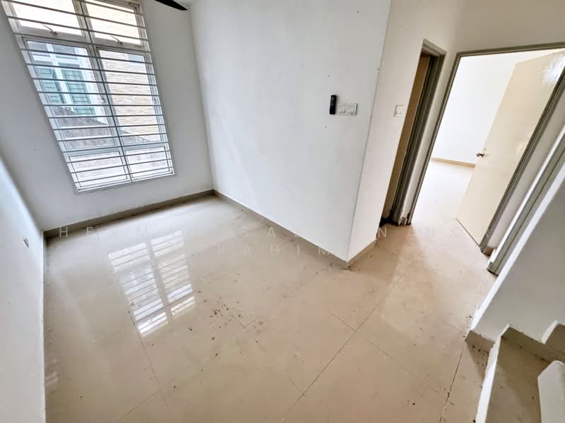 Semi-Detached House for Sale in Taman Tuanku Jaafar (Sungai Gadut) - Herman Sazwan Nor Rahim - Family Area - PropertyGuru.com.my