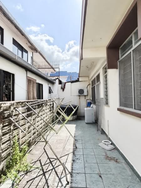 Rumah Berkembar untuk Dijual di Taman Pelangi (Johor Bahru) - Yik Tat - PropertyGuru.com.my