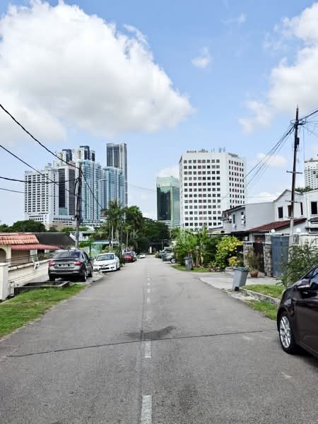 Rumah Berkembar untuk Dijual di Taman Pelangi (Johor Bahru) - Yik Tat - PropertyGuru.com.my