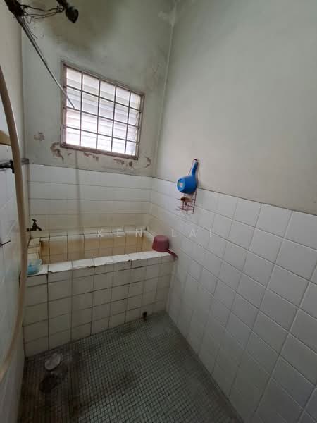 2-storey Terraced House for Sale in Taman Paramount (Petaling Jaya) - Ken Lai - Bathroom - PropertyGuru.com.my