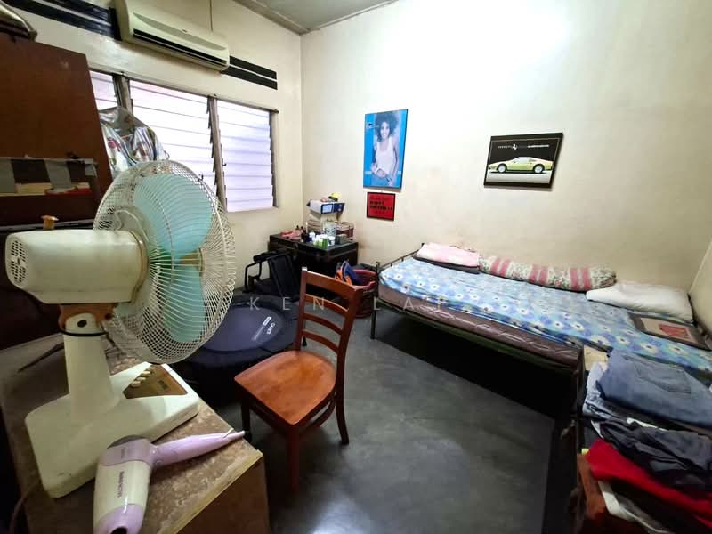 2-storey Terraced House for Sale in Taman Paramount (Petaling Jaya) - Ken Lai - Bedroom - PropertyGuru.com.my