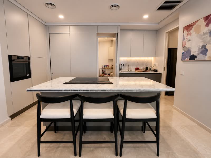 Servis Apartment untuk Dijual di Southpoint Residences - Jay Tian - Dry Kitchen + Island - PropertyGuru.com.my