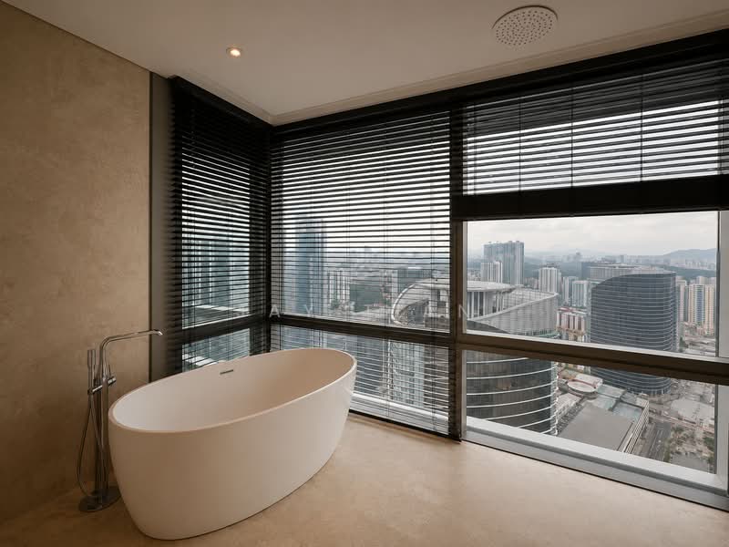 Servis Apartment untuk Dijual di Southpoint Residences - Jay Tian - Master Bathroom (With Bathtub KLCC View) - PropertyGuru.com.my