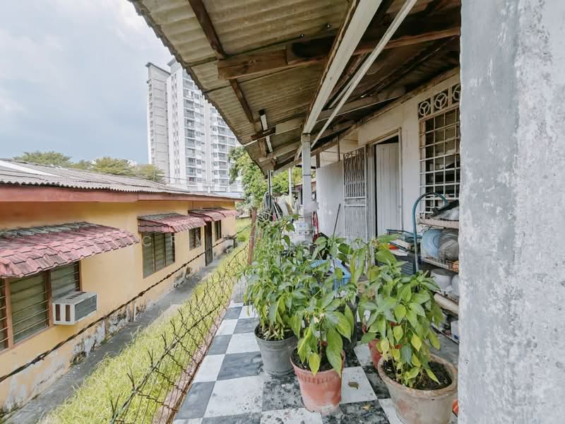 Rumah Berkembar untuk Dijual di Larkin Jaya (Johor Bahru) - Crystal Tan - Exterior - PropertyGuru.com.my