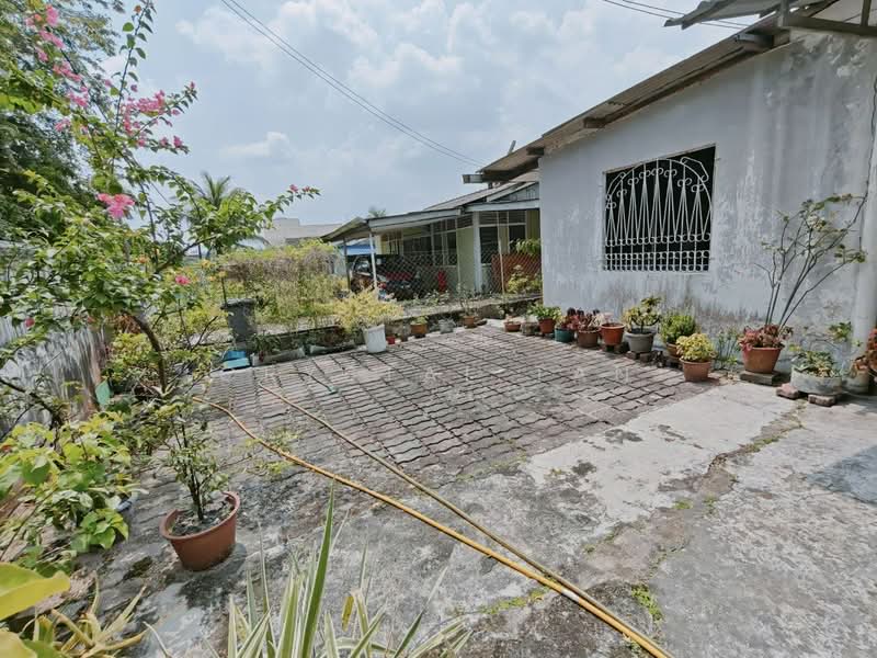 Rumah Berkembar untuk Dijual di Larkin Jaya (Johor Bahru) - Crystal Tan - Exterior - PropertyGuru.com.my