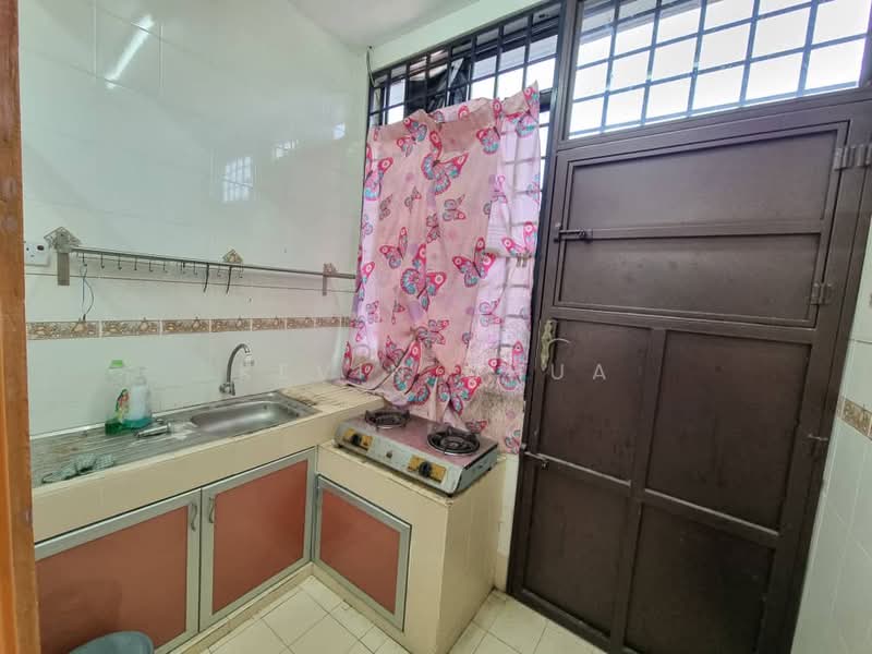 1-storey Terraced House for Sale in Taman Permai Kulai (Kulai) - Kevin Chua - Kitchen - PropertyGuru.com.my