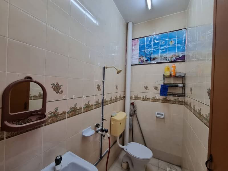 1-storey Terraced House for Sale in Taman Permai Kulai (Kulai) - Kevin Chua - Bathroom - PropertyGuru.com.my