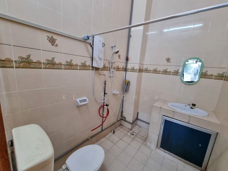 1-storey Terraced House for Sale in Taman Permai Kulai (Kulai) - Kevin Chua - Bathroom - PropertyGuru.com.my
