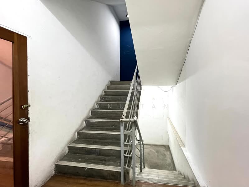 Pejabat untuk Dijual di Metro Prima (Kepong) - Keanu Tan - Corridor - PropertyGuru.com.my