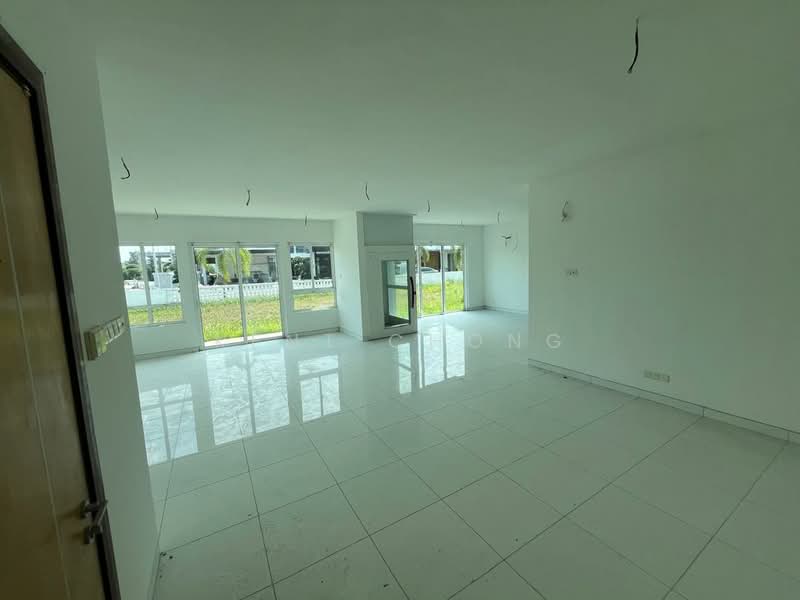 Semi-Detached House for Sale in D'Island (Puchong) - Kent Chong - Living Room - PropertyGuru.com.my