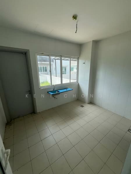 Semi-Detached House for Sale in D'Island (Puchong) - Kent Chong - Kitchen - PropertyGuru.com.my