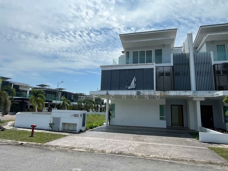 Semi-Detached House for Sale in D'Island (Puchong) - Kent Chong - Exterior - PropertyGuru.com.my