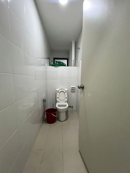 Shop for Rent in Bandar Rimbayu (Telok Panglima Garang) - Eric Yap - Bathroom - PropertyGuru.com.my