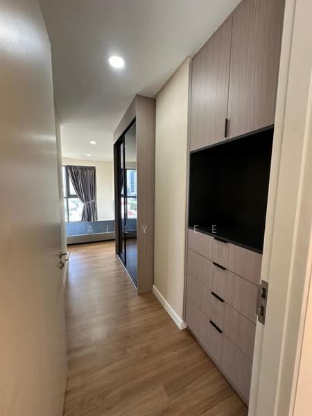 Kondominium untuk Disewa di Vivo Residential Suites - Ally Lee - Corridor - PropertyGuru.com.my