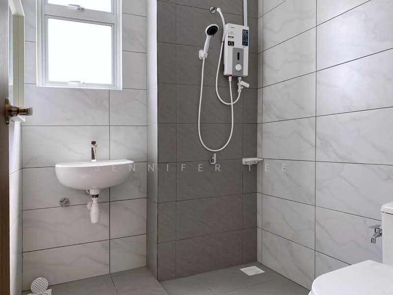 Servis Apartment untuk Disewa di SKS Habitat - Jennifer Tee - Bathroom - PropertyGuru.com.my