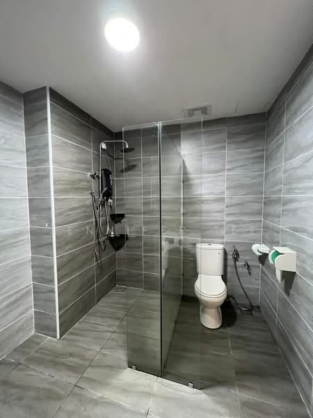 Servis Apartment untuk Disewa di KSL Residence @ Daya - Jennifer Tee - Bathroom - PropertyGuru.com.my