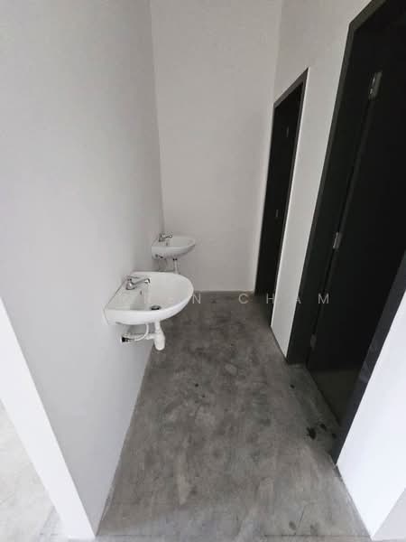 Shop / Office for Rent in Taman Usahaniaga (Bukit Mertajam) - Darren Cham - Bathroom - PropertyGuru.com.my