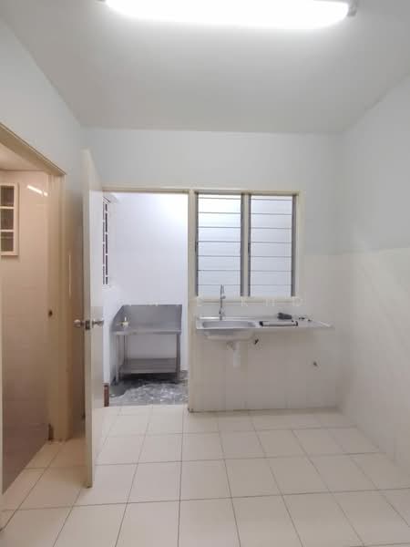 Apartment for Rent at Pangsapuri Sentosa - Annie Kho - Kitchen - PropertyGuru.com.my