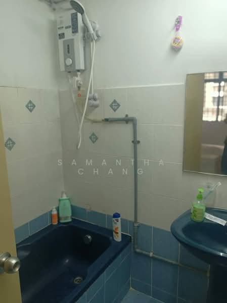 Condominium for Rent at Vista Komanwel A - Samantha Chang - Bathroom - PropertyGuru.com.my