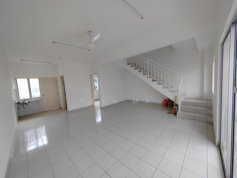 Rumah Teres 2 Tingkat untuk Disewa di Rawang (Selangor) - Yean Ma - Living Room - PropertyGuru.com.my