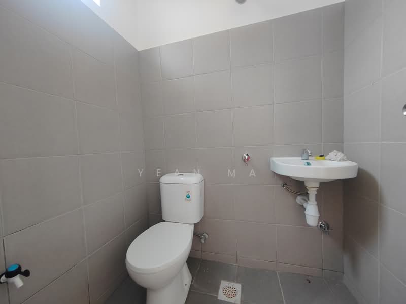 Rumah Teres 2 Tingkat untuk Disewa di Rawang (Selangor) - Yean Ma - Bathroom - PropertyGuru.com.my