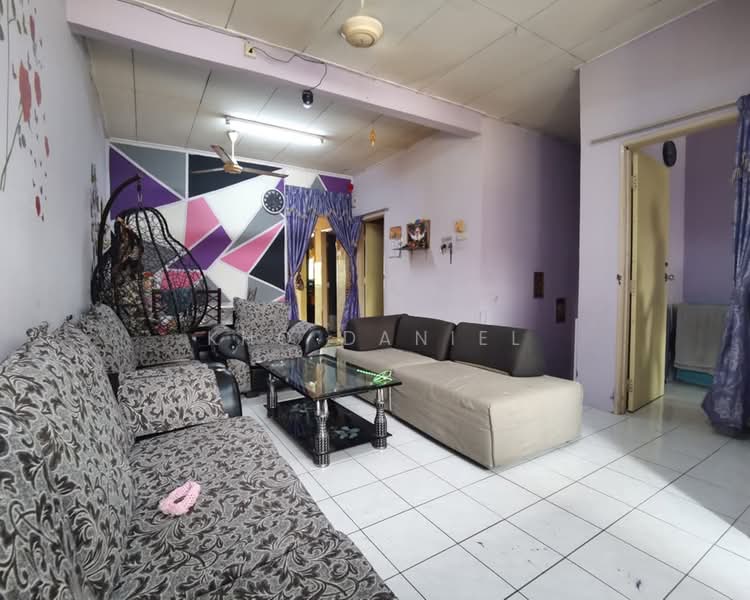 Rumah Bandar untuk Dijual di Bukit Rimau (Shah Alam) - Kho Daniel - Living Room - PropertyGuru.com.my