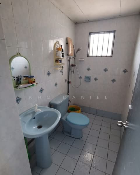 Rumah Bandar untuk Dijual di Bukit Rimau (Shah Alam) - Kho Daniel - Bathroom - PropertyGuru.com.my