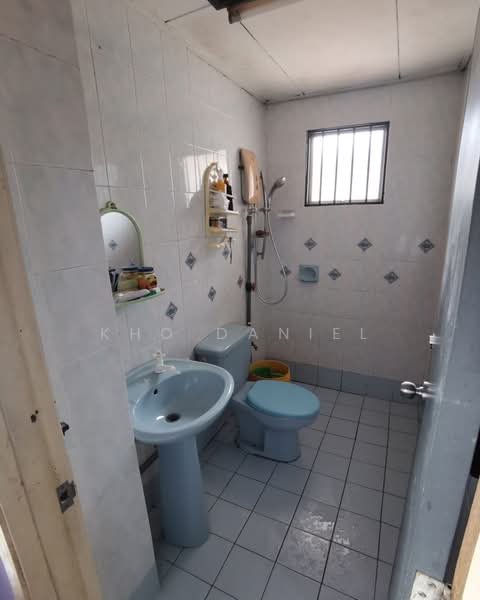 Rumah Bandar untuk Dijual di Bukit Rimau (Shah Alam) - Kho Daniel - Bathroom - PropertyGuru.com.my