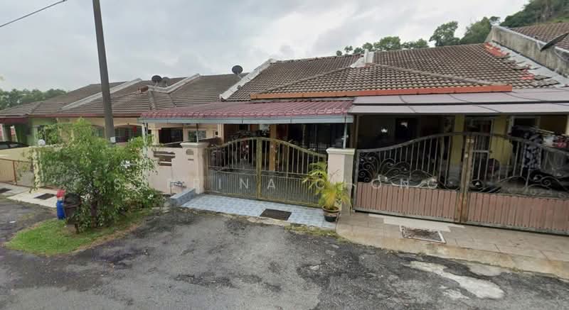 1-storey Terraced House for Sale in Lestari Putra (Seri Kembangan) - Sabrina Chong - Exterior - PropertyGuru.com.my