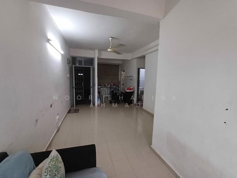 Kondominium untuk Dijual di Mutiara Condominium - Noor Shafina Ahmad - Living Room - PropertyGuru.com.my