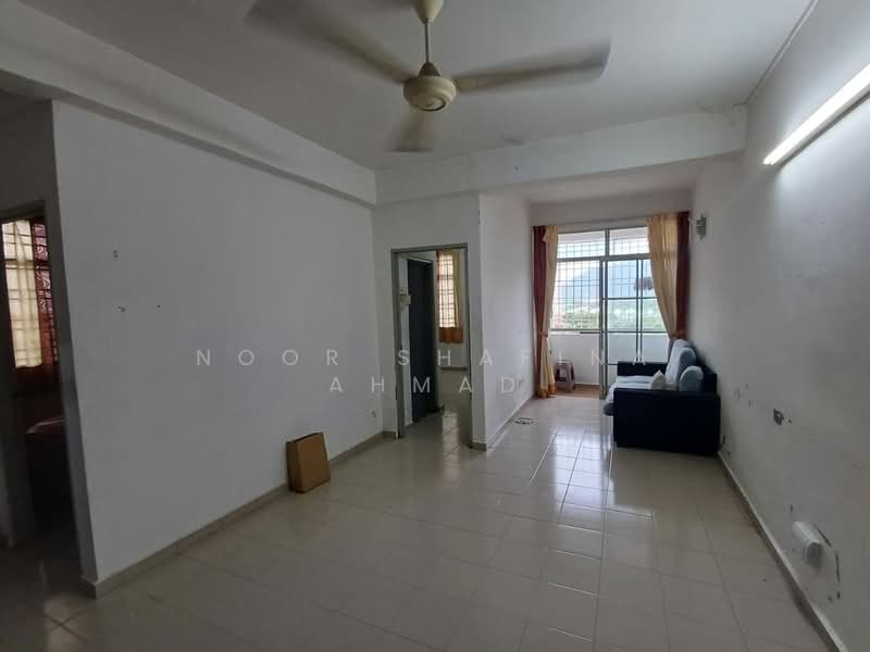 Kondominium untuk Dijual di Mutiara Condominium - Noor Shafina Ahmad - Living Room - PropertyGuru.com.my