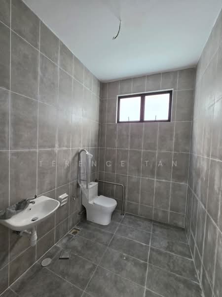 Factory for Rent in Eco Business Park 1 (Johor Bahru) - Terence Tan - Bathroom - PropertyGuru.com.my