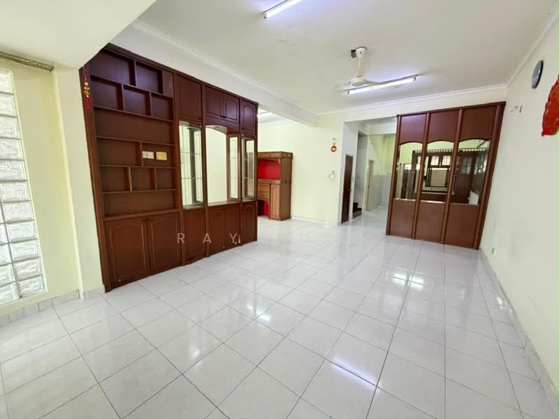 2-storey Terraced House for Rent in Taman Gaya (Ulu Tiram) - Ray Tung - Living Room - PropertyGuru.com.my