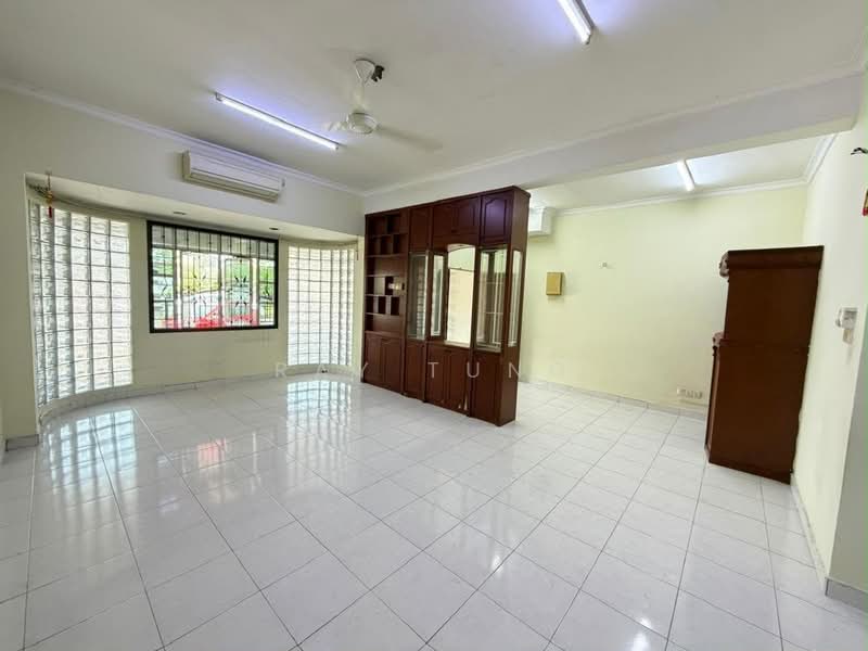2-storey Terraced House for Rent in Taman Gaya (Ulu Tiram) - Ray Tung - Living Room - PropertyGuru.com.my