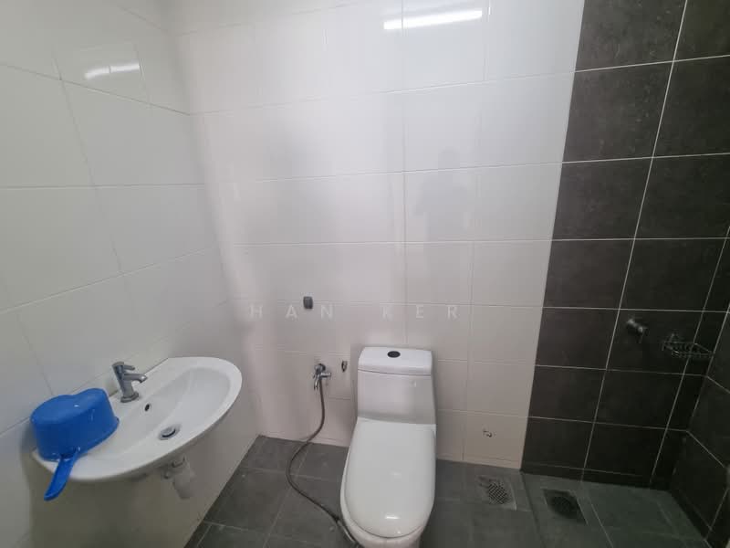 Condominium for Sale at Koi Prima Condominium - Han Ker - Bathroom - PropertyGuru.com.my