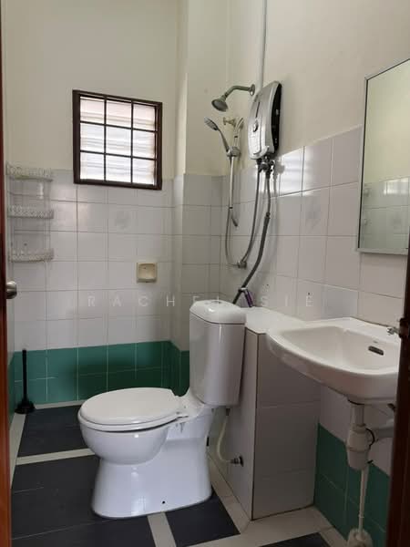 Rumah Teres 2 Tingkat untuk Disewa di Usj 11 (Subang Jaya) - Rachel Sie - Bathroom - PropertyGuru.com.my