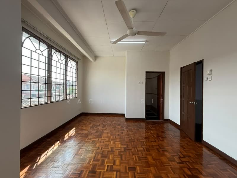 Rumah Teres 2 Tingkat untuk Disewa di Usj 11 (Subang Jaya) - Rachel Sie - Living Room - PropertyGuru.com.my