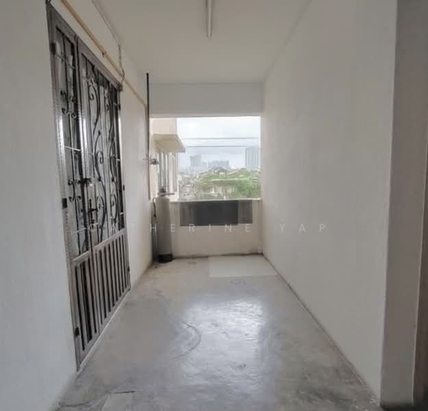 Kondominium untuk Dijual di Meadow Park 2 - Catherine Yap - BIG & SPACIOUS WALK-WAY - PropertyGuru.com.my
